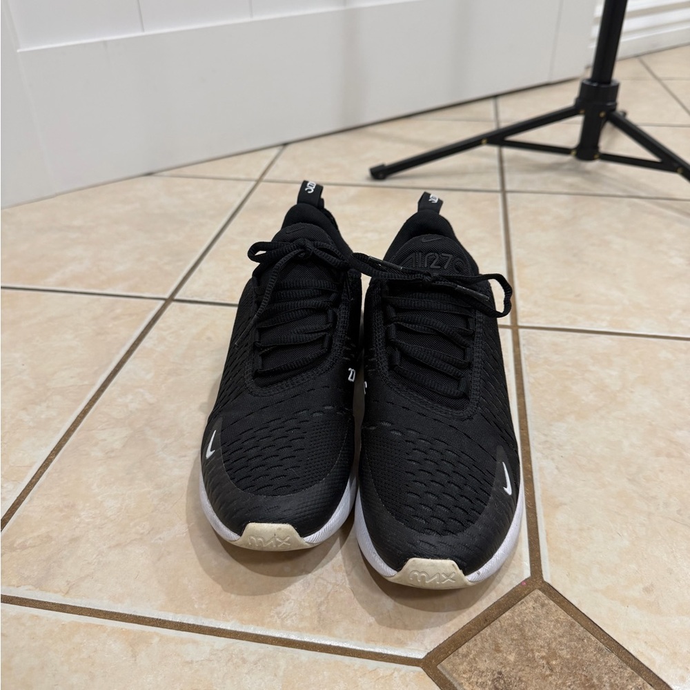 Nike 270 Black Big Kids Shoes (SIZE 5.5Y)